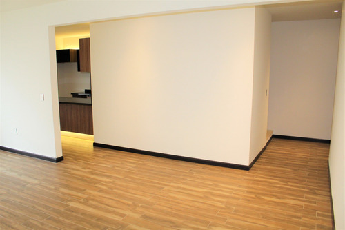 Venta De Casa Estilo Contemporánea El Refugio Ycc