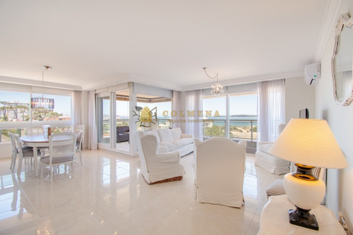Apartamento De Tres Dormitorios Y Servicio En Alquiler Le Jardin- Ref: 4042