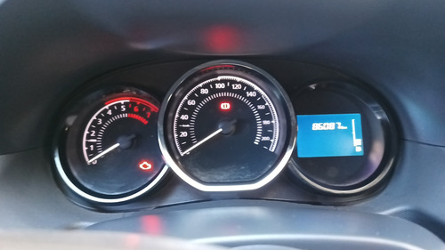 Imagen 12 de 16 de Renault Duster Oroch 2019 2.0 Privilege