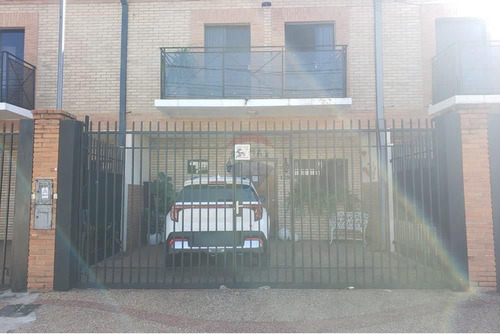 Vendo Dúplex De 3 Dormitorios En Lambaré