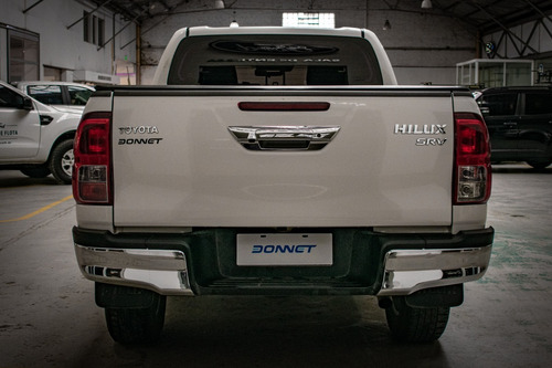 Imagen 5 de 11 de Toyota Hilux Srv 4x2 2.8l Modelo 2016