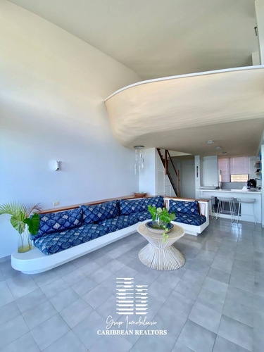 En Venta Penthouse Con Hermosa Vista Al Mar En El Conj Resd La Balandra, Pampatar
