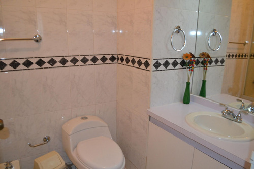Apartamento En Venta En La Alameda 25-16470 As