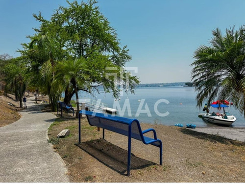 Casa En Venta En Tequesquitengo, Jojutla, Morelos