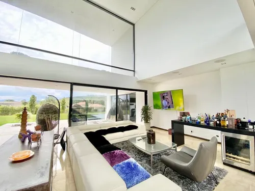 Casa En Venta En Las Palmas. Cod V11277