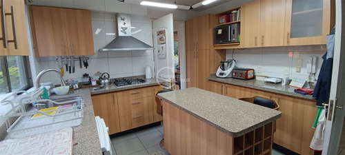 Casa En Arriendo 6d/ 5b / 3e En Valle La Dehesa