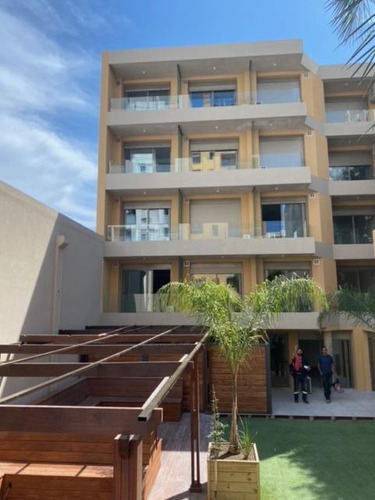 Venta Monoambiente Pocitos Nuevo Al Frente Piscina Ammenities U50