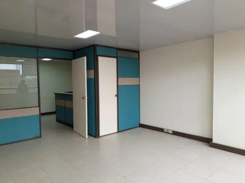 Oficina En Venta En El Lago. Cod V16477