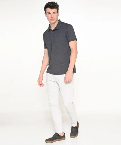 Calça Masculina Sarja Alfaiataria Gelo Classic - Razon Jeans Menor preço em Calça Masculina Sarja Alfaiataria Gelo Classic - Razon Jeans