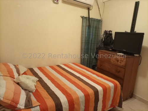Hermoso Townhouse En Venta Ubicado En La Morita I Db 22-27402