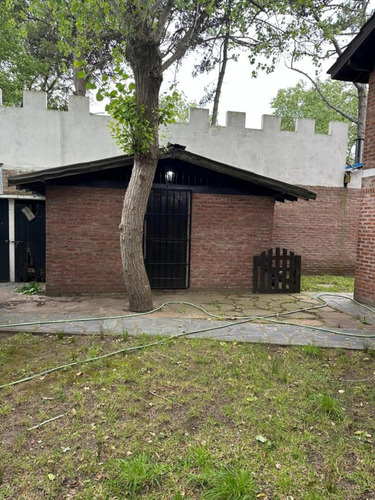 Casa En Venta - 3 Dormitorios 2 Baños - Villa Gesell