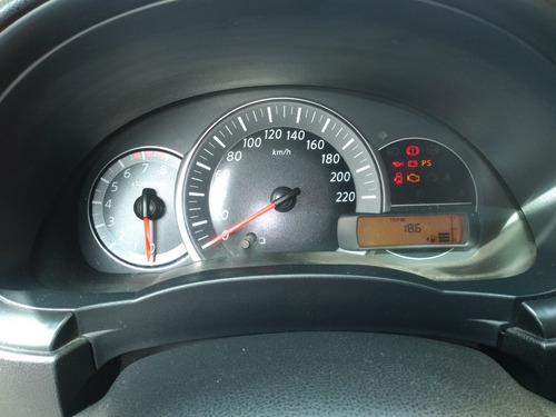 Imagem 6 de 9 de Nissan Versa 2016 1.0 12v 4p