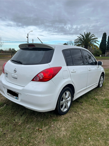 Nissan tiida hb 1.8 Emotion Mt
