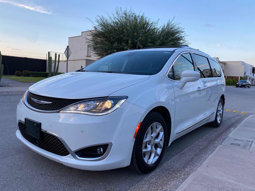 Imagen 1 de 15 de Chrysler Pacifica Limited Plus