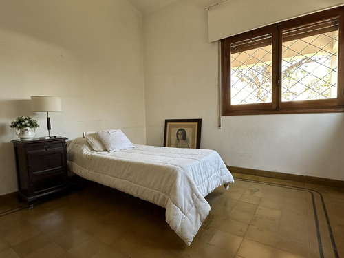 Barrio Juniors - Se Vende Casa De 2 Dorm - Patio Con Asador - Disponibilidad Inmediata