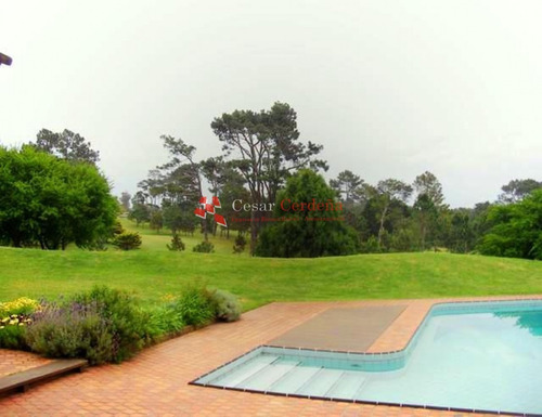 Casa En Golf, 4 Dormitorios *- Ref: 1064