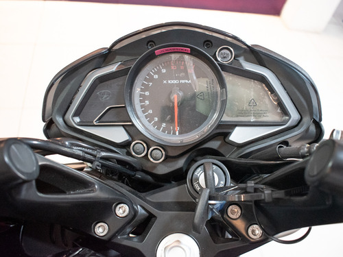 Bajaj Pulsar 200cc Ns Ug Negro 25d 2025