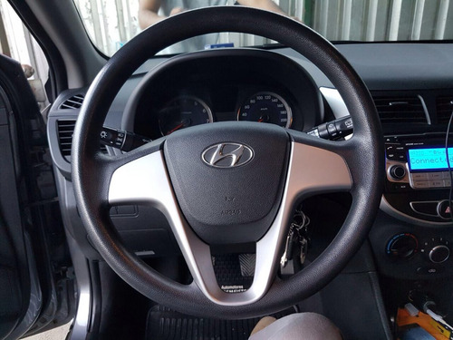 Bisel Volante Hyundai Accent