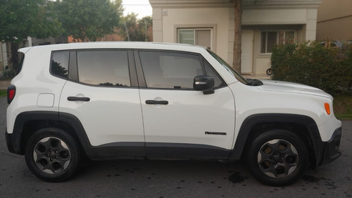 Imagen 3 de 10 de Jeep Renegade Sport 2017