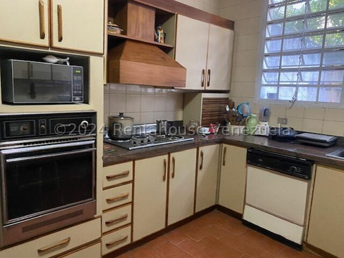 Se Vende Casa En Las Palmas Mls #24-22202