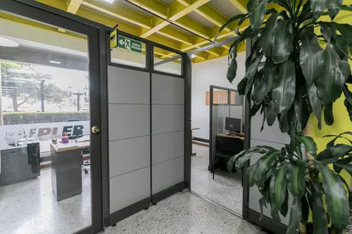 Local En Arriendo En Chico. Cod A1021297