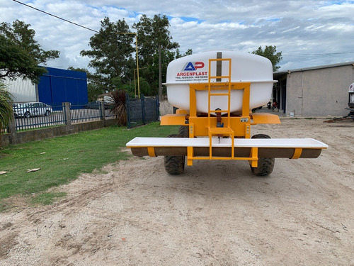 Acoplado Tanque Con Bebederos 8.000 Ltrs