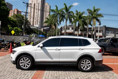 Volkswagen Tiguan TSI Comfortline 1.4T At 4x2