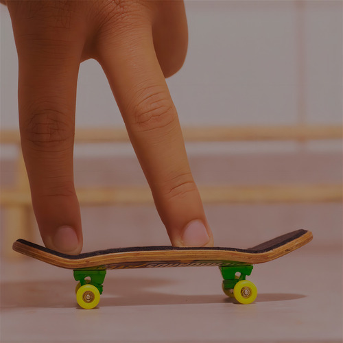 Fingerboard Profissional De Madeira Com Rolamento Skate Dedo