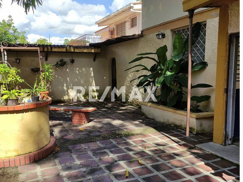 Imagen 4 de 13 de Se Vende Casa Quinta En La Urbanización Trigal Valencia