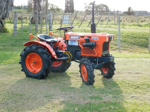 Tractor Kubota B7001 4x4