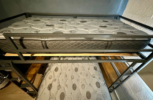 Cama Industrial Doble Con Colchones Gris Cama Doble Industrial (Usado)