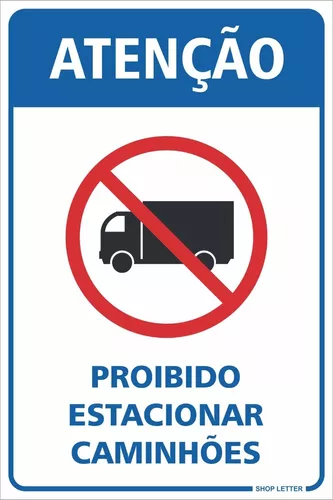 Para caminhão de empresa privada estacionar, homem tira placa de