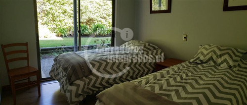 Casa En Venta De 8 Dorm. En Santo Domingo