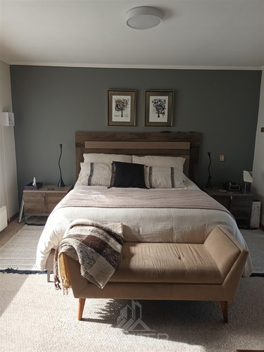 Casa En Venta De 5 Dorm. En Los Angeles