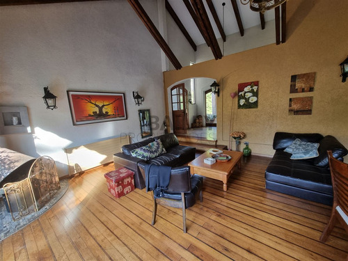 Casa En Arriendo De 5 Dorm. En Viña Del Mar