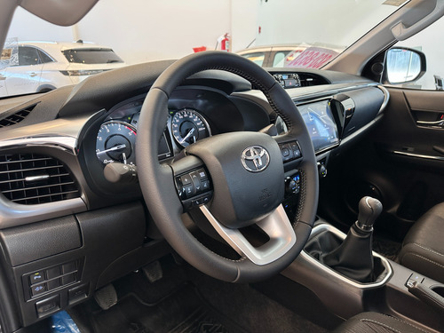 Toyota Hilux Pick-up 2.8 Cd Srv 204cv 4x4