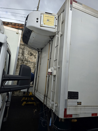 Vende-se Um Baú Frigorífico Refrigerado 13/13