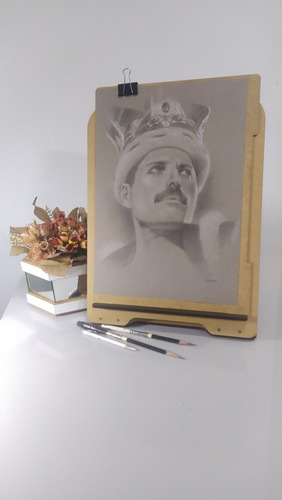 Imagem 1 de 9 de Desenhos E Retratos Em Grafite, Tam. A3