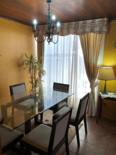 Venta Cómoda Casa De 4d A 2 Cuadras De Avda. Los Carreras
