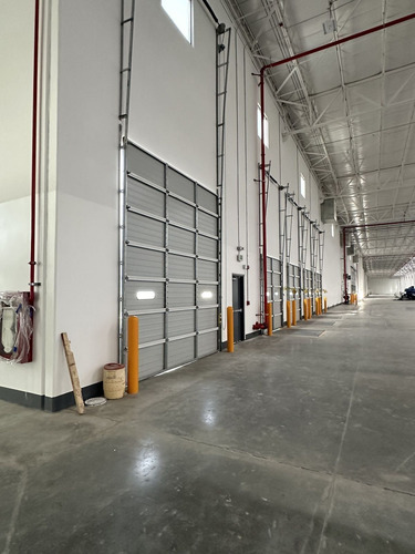 Renta: Nueva Nave Industrial De 10,500 Mts2