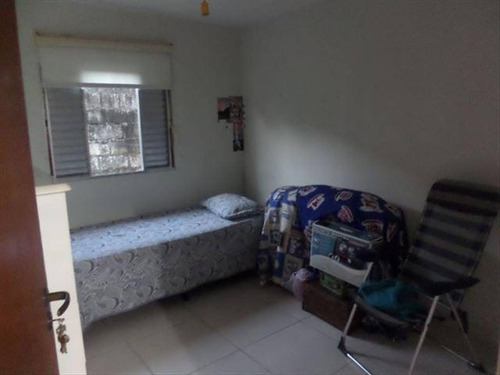 Imagem 4 de 8 de Casa De 2 Dormitórios Sala 2 Cozinhas 2 Banheiros E Garagem Para 2 Carros. Casa De Frente. - Hm2432