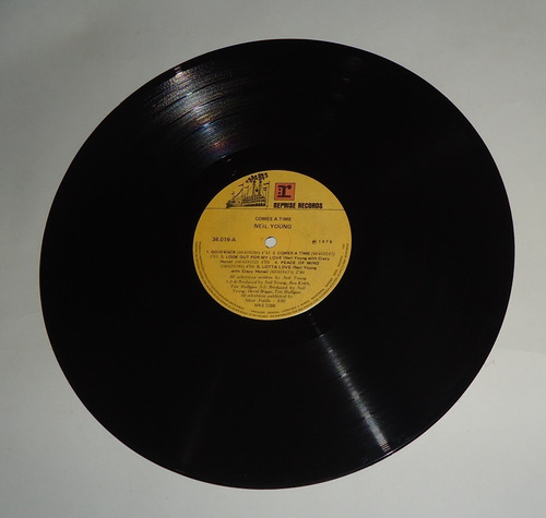 Lp: Comes A Time - Neil Young - 1978 (Usado)