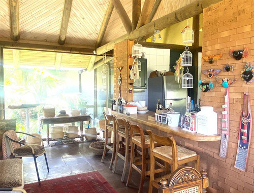 Casa En Venta De 5 Dorm. En Zapallar