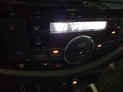 Imagen 11 de 15 de Nissan Frontier 2.3 Le Cd 4x4 At 2022