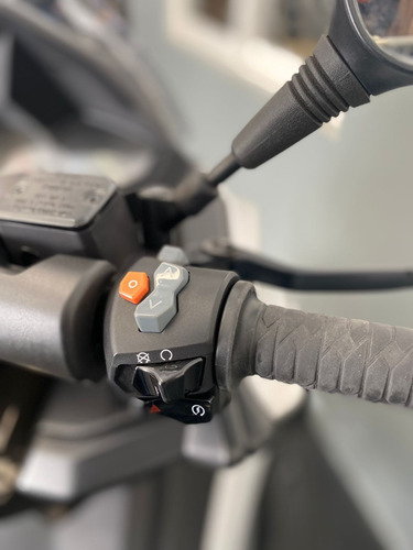 Kymco Ak 550