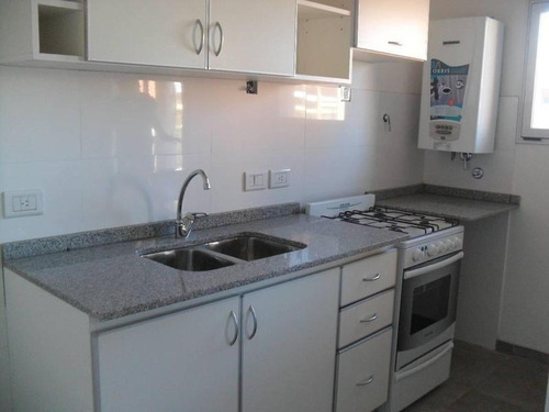 Imagen 3 de 6 de 2 Ambientes Uso Profesional Intendente Grant 32 - Morón - Con Cochera Y Baulera