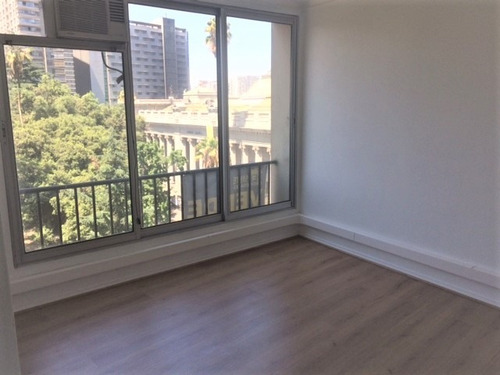 Excelente Ubicación, Orientación Y Vista