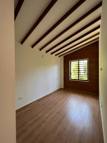 Casa En Venta En El Carmen De Viboral Sector Flores Silvestres ( Via Hacia Rionegro)