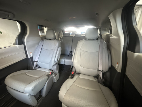 Toyota Sienna 3.5 Limited At