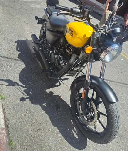 Meteor 350 Amarilla
